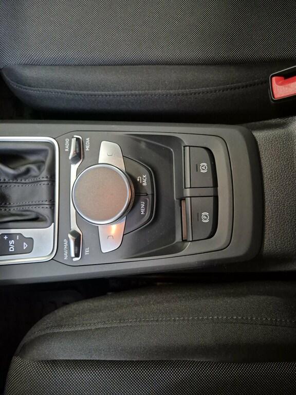 Audi Q2 30 2.0 tdi Business s-tronic