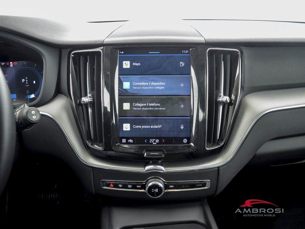 Volvo XC60 2.0 B4 Momentum auto