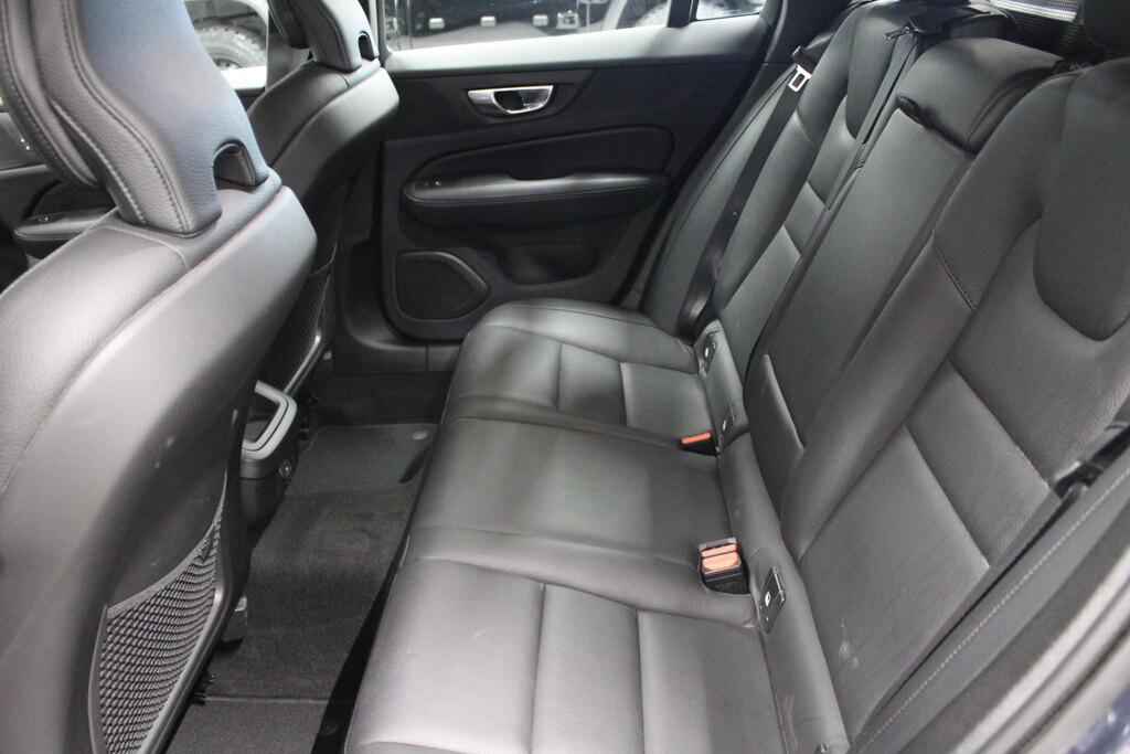 Volvo V60 2.0 B4 Momentum Business auto