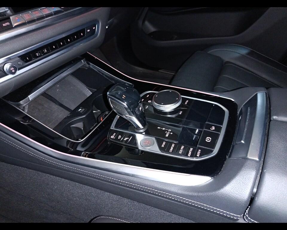BMW X5 xdrive40d mhev 48V Msport auto