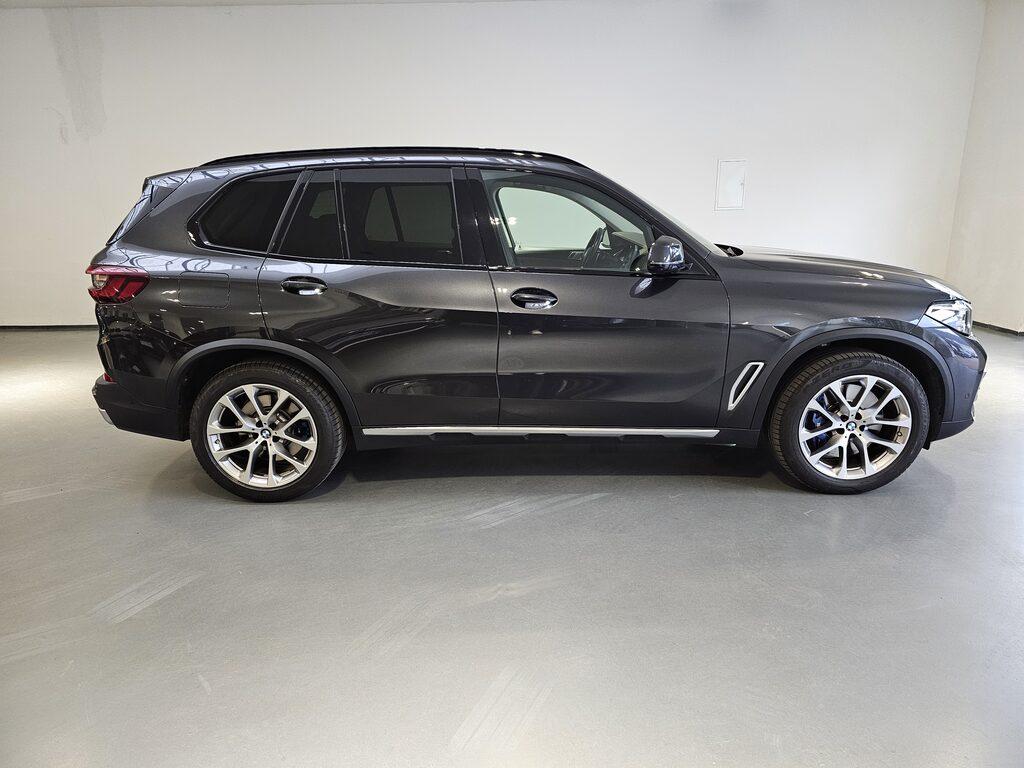 BMW X5 xdrive40d mhev 48V xLine auto