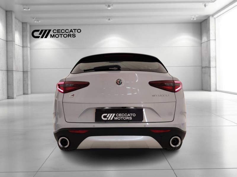 Alfa Romeo Stelvio 2.2 t Business Q4 190cv auto