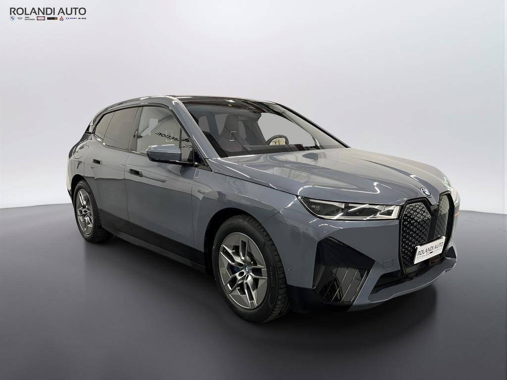 BMW iX xdrive50 pacchetto sportivo
