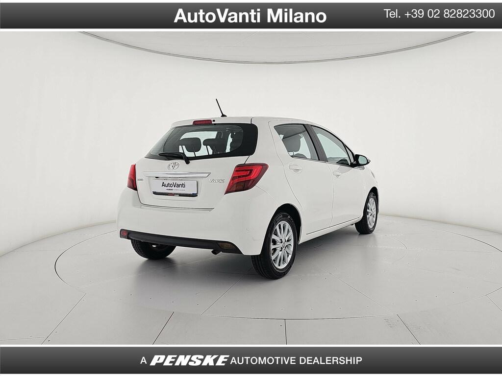 Toyota Yaris 1.3 Lounge 5p E6