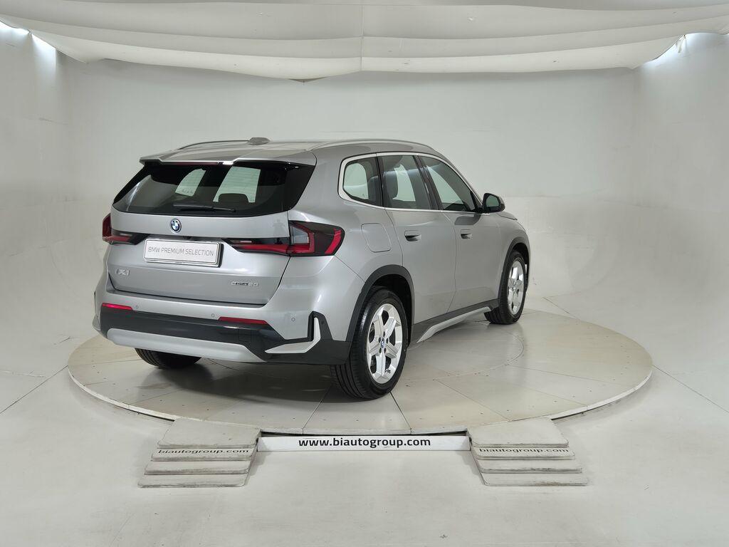 BMW iX1 edrive 20 X-Line