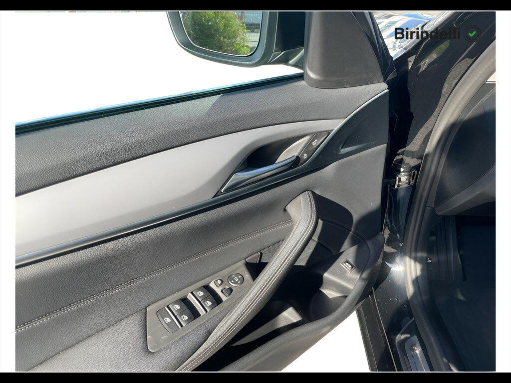 BMW Serie 5 518d mhev 48V Business auto