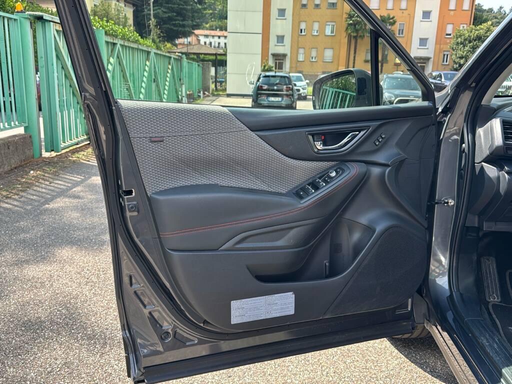 Subaru Forester 2.0 e-boxer 4Adventure lineartronic