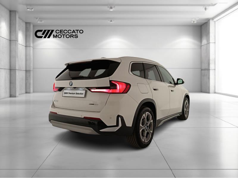 BMW iX1 edrive 20 X-Line