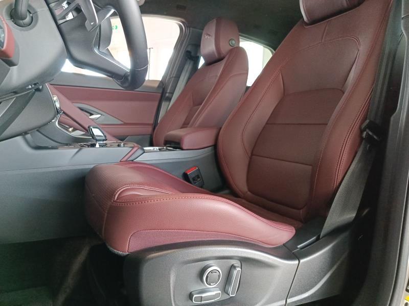 Jaguar E-Pace 2.0 D163 R-Dynamic awd auto