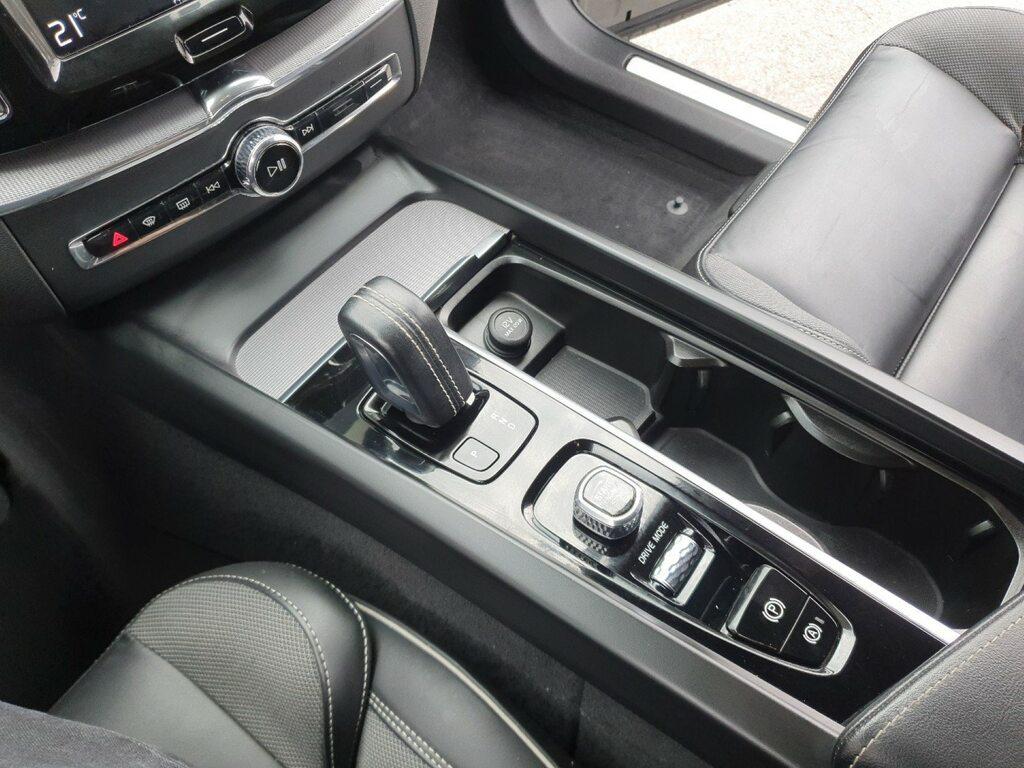 Volvo XC60 2.0 B4 R-design awd auto my20