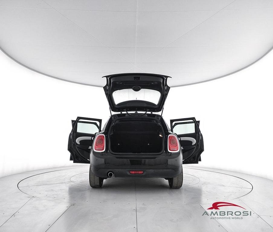 Mini Cooper D 1.5 D Cooper D Seven Auto