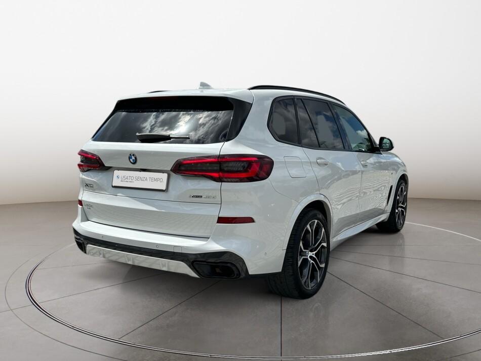 BMW X5 xdrive40d mhev 48V Msport auto