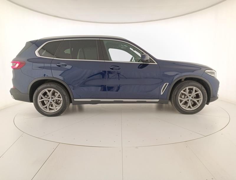BMW X5 xdrive30d mhev 48V xLine auto