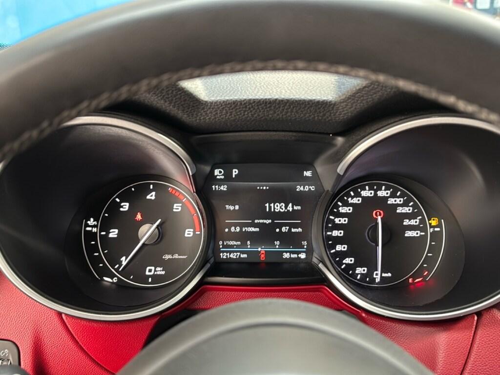 Alfa Romeo Stelvio 2.2 t Business Q4 210cv auto my19