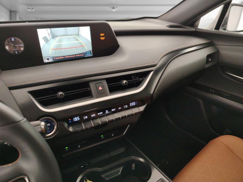 Lexus UX 250h Luxury 2wd cvt my20