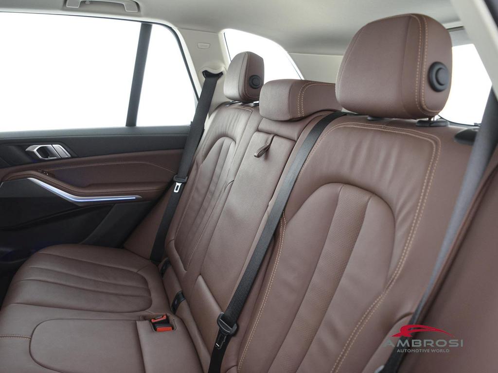 BMW X5 xdrive40d mhev 48V Msport auto