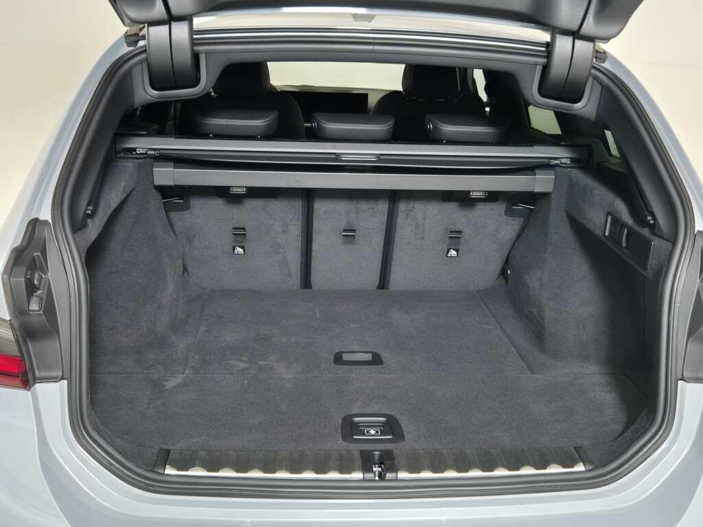 BMW Serie 3 318d Touring mhev 48V auto