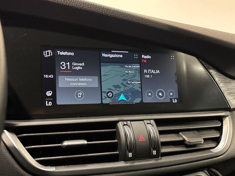 Alfa Romeo Giulia 2.2 t Competizione 160cv auto