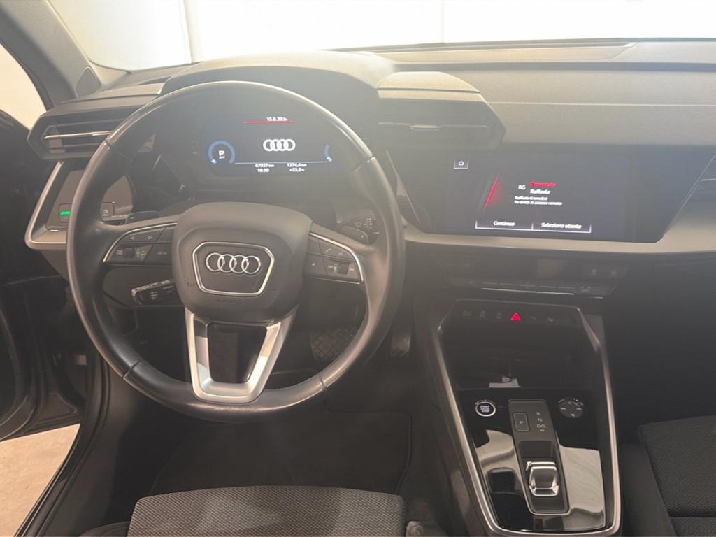 Audi A3 Sedan 35 2.0 tdi S line edition s-tronic