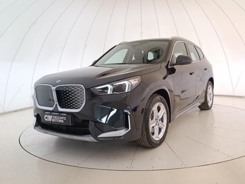 BMW iX1 edrive 20 X-Line