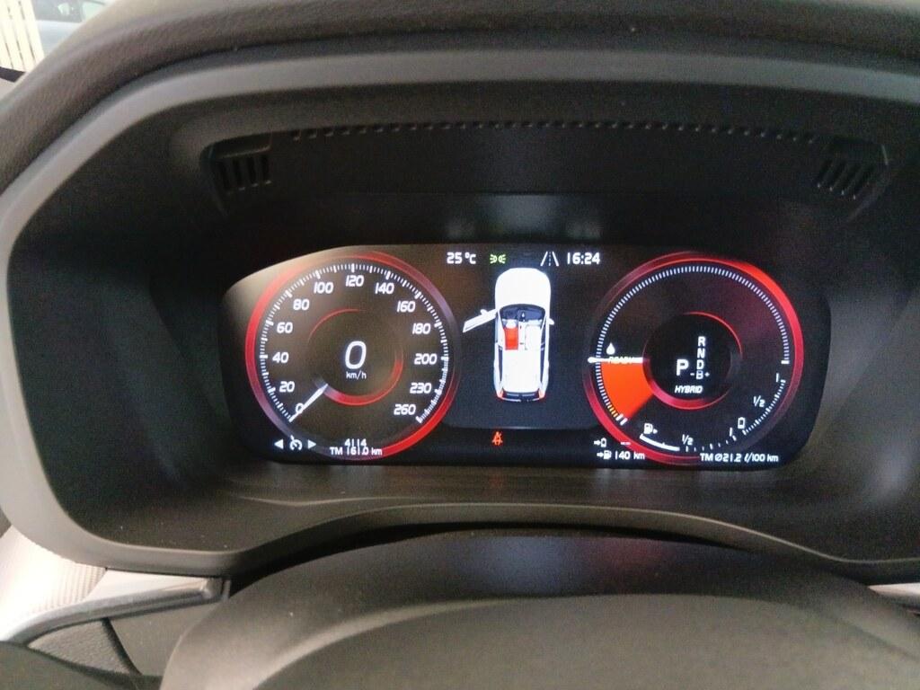 Volvo XC60 2.0 T6 plug-in Hybrid R-design awd auto