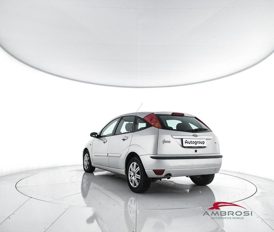 Ford Focus 1.8 tdci Zetec 5p FL