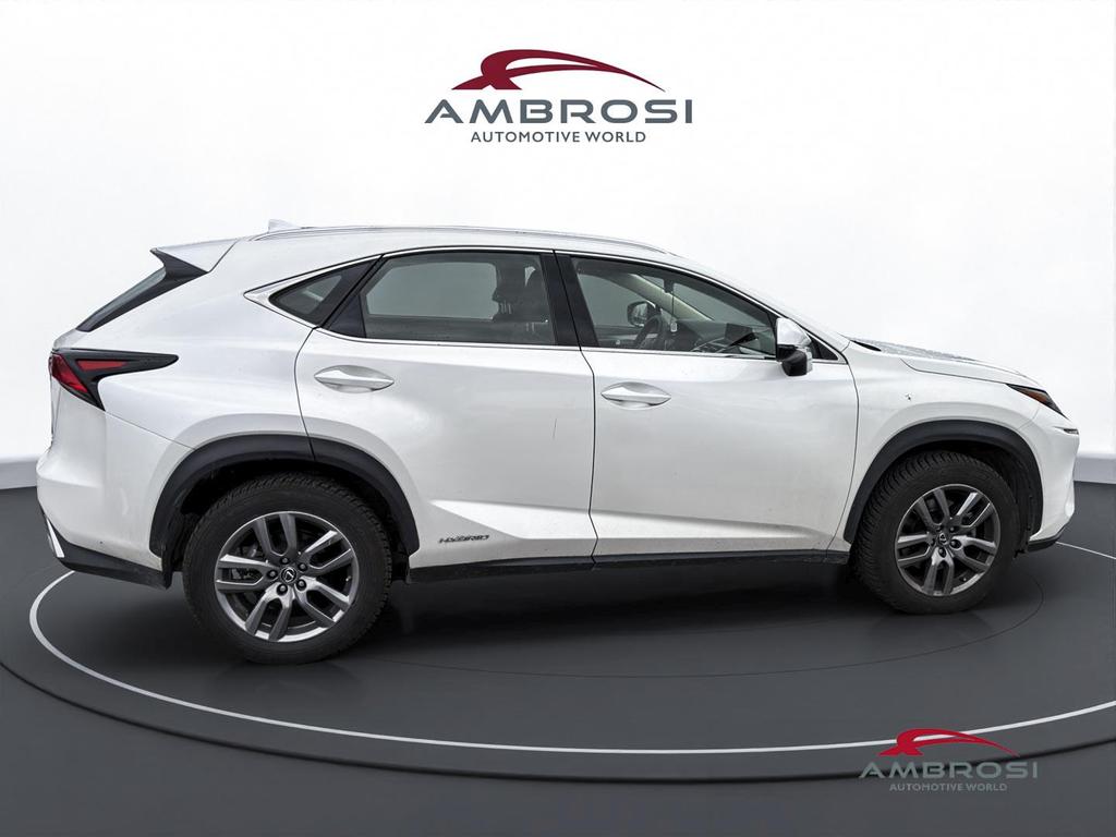 Lexus NX 300 h 2.5 Executive 4wd cvt