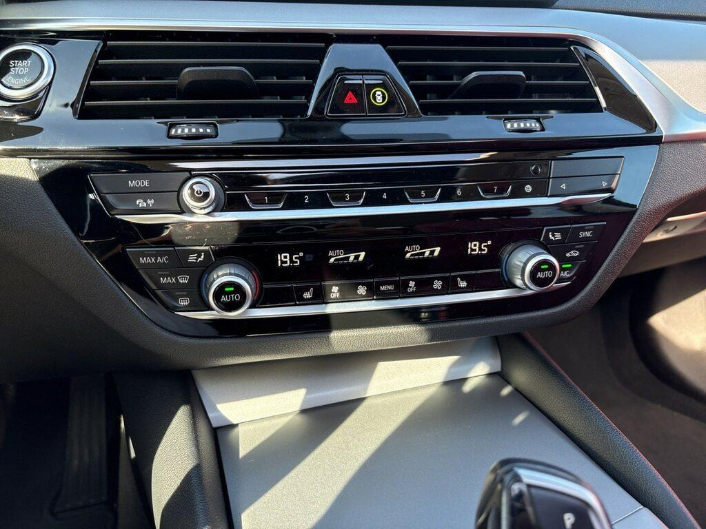 BMW Serie 5 520d Touring mhev 48V xdrive Msport auto