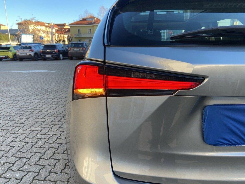 Lexus NX 300 h 2.5 Premium 4wd cvt