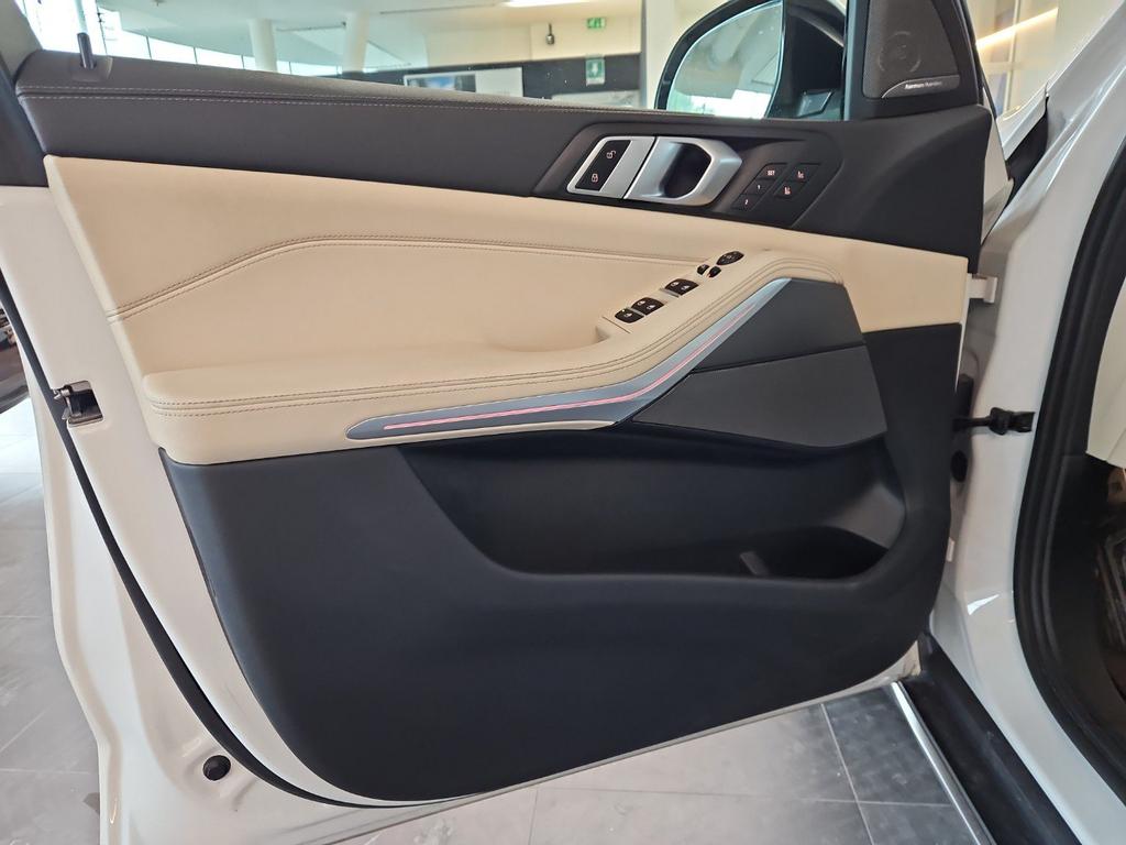 BMW X5 xdrive30d mhev 48V xLine auto