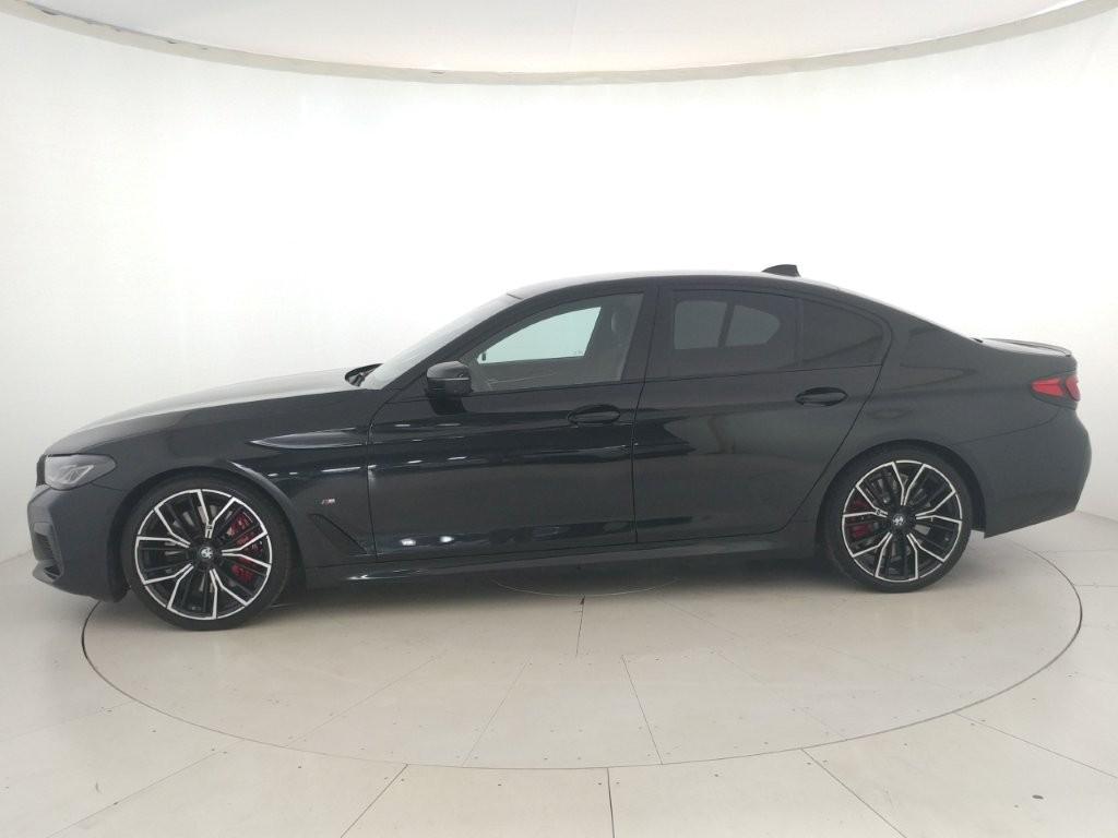 BMW Serie 5 M M550i mhev 48V xdrive