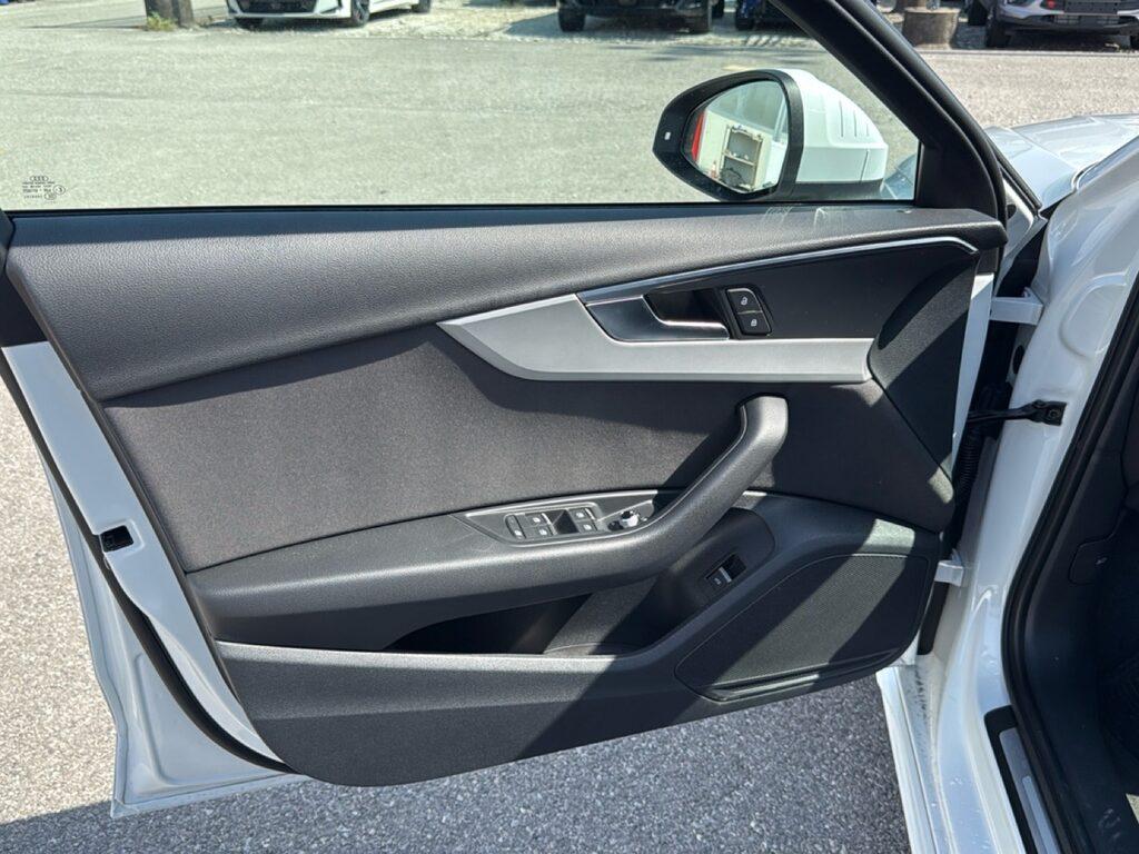 Audi A4 Avant 35 2.0 tdi mhev Business Advanced 163cv s-tronic