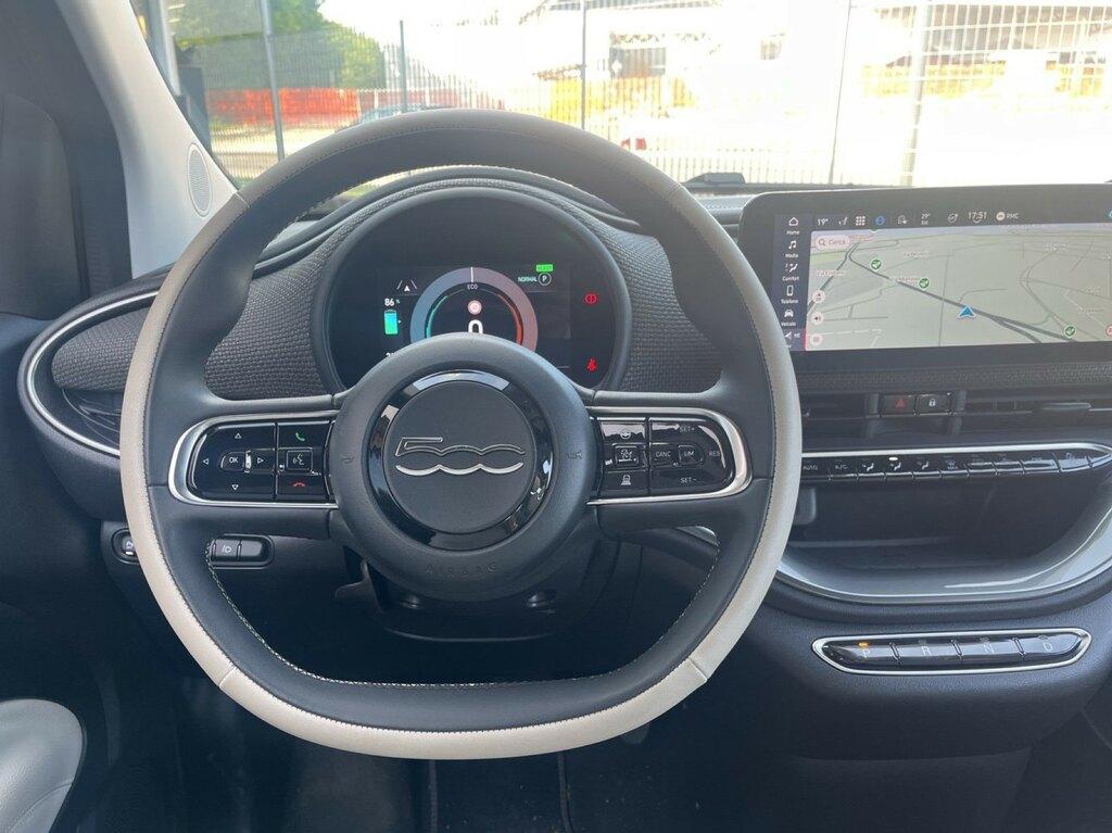 Fiat 500 e Cabrio La Prima