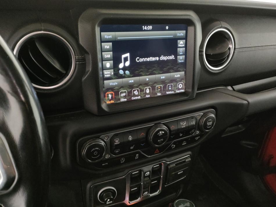 Jeep Wrangler Unlimited 2.0 turbo Sahara auto