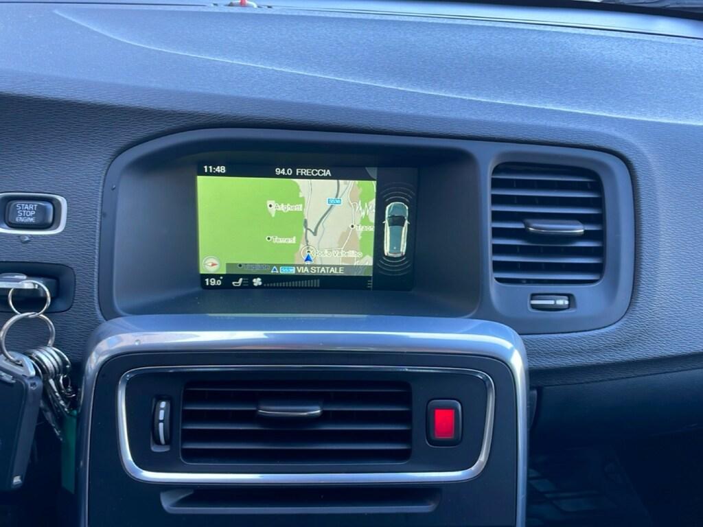 Volvo V60 Cross Country 2.4 D4 Momentum awd geartronic