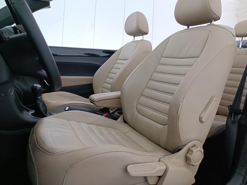 Volkswagen Maggiolino Cabrio 1.6 tdi Design 105cv