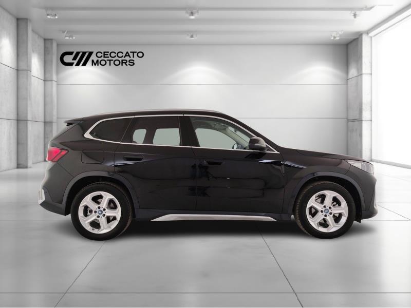 BMW iX1 edrive 20 X-Line