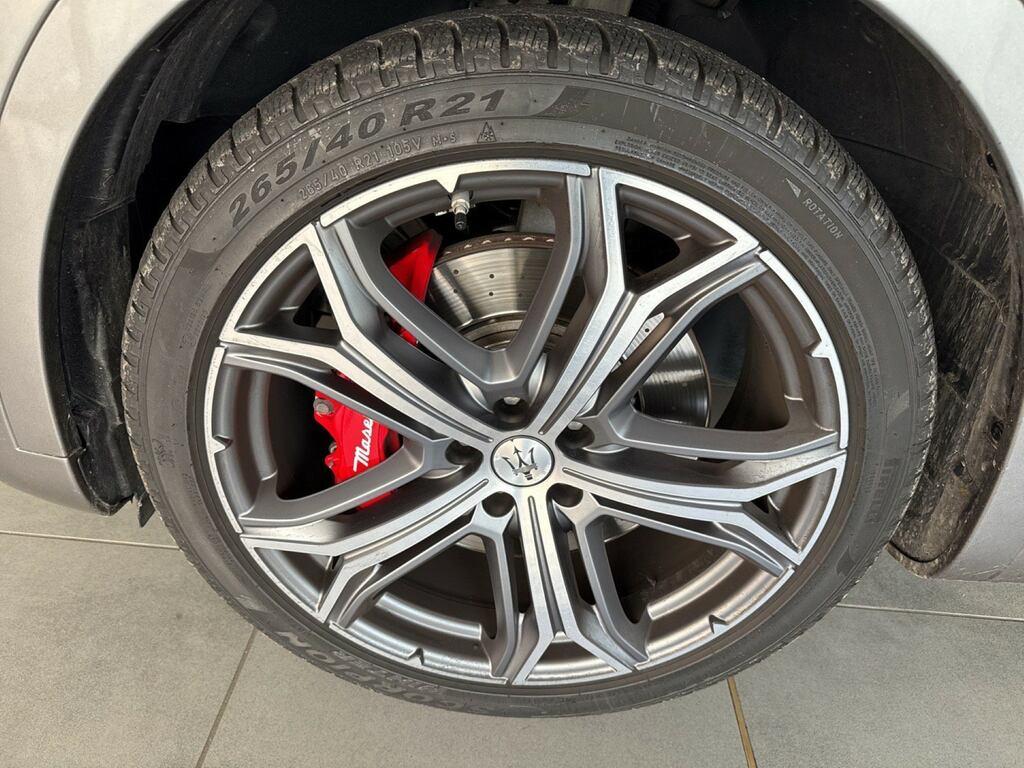 Maserati Levante 3.8 V8 Trofeo 580cv auto