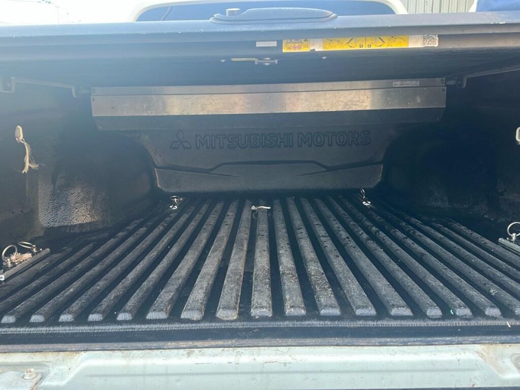 Mitsubishi L200 d.cab 2.3d Invite Connect 4wd 150cv