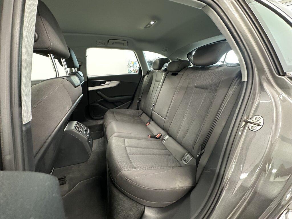 Audi A4 Avant 35 2.0 tdi mhev Business Advanced 163cv s-tronic