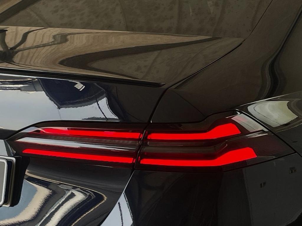 BMW i5 M60 auto