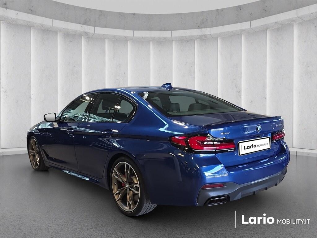 BMW Serie 5 M M550i mhev 48V xdrive