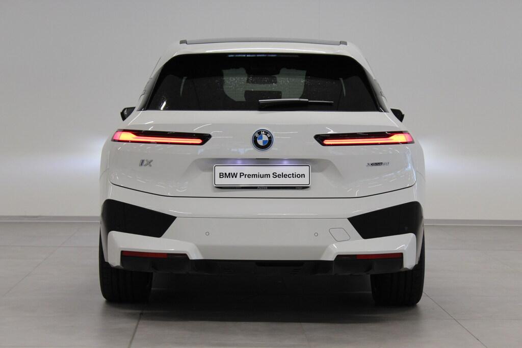 BMW iX xdrive50 pacchetto sportivo