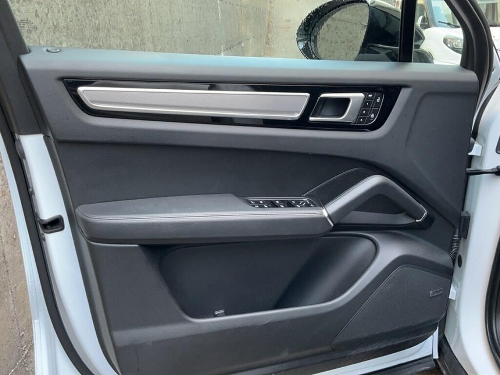 Porsche Cayenne 3.0 e-hybrid tiptronic