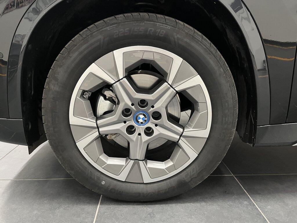 BMW iX1 edrive 20 X-Line