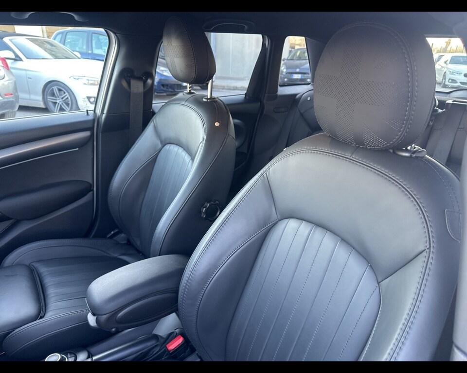 Mini Cooper 1.5 TwinPower Turbo Cooper Business DCT