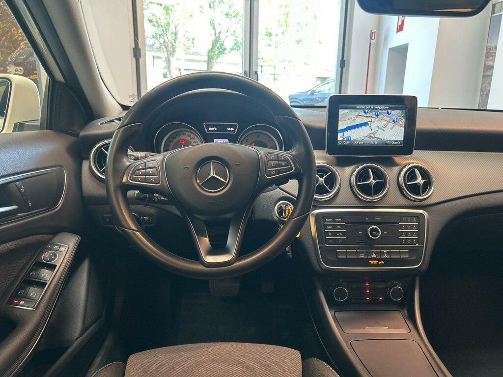 Mercedes GLA 180 d Business auto
