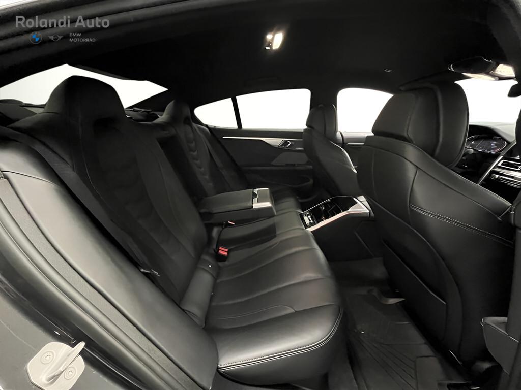 BMW Serie 8 840d Gran Coupe mhev 48V xdrive Individual Composition Msport auto