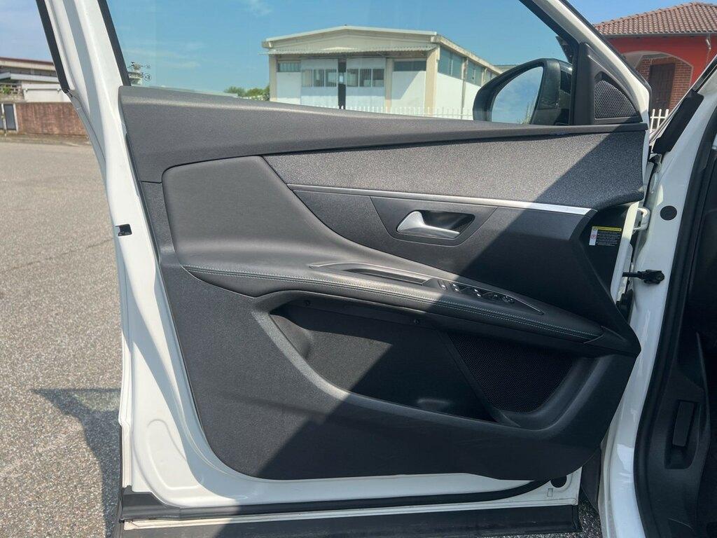 Peugeot 3008 1.6 hybrid Allure Pack 225cv e-eat8