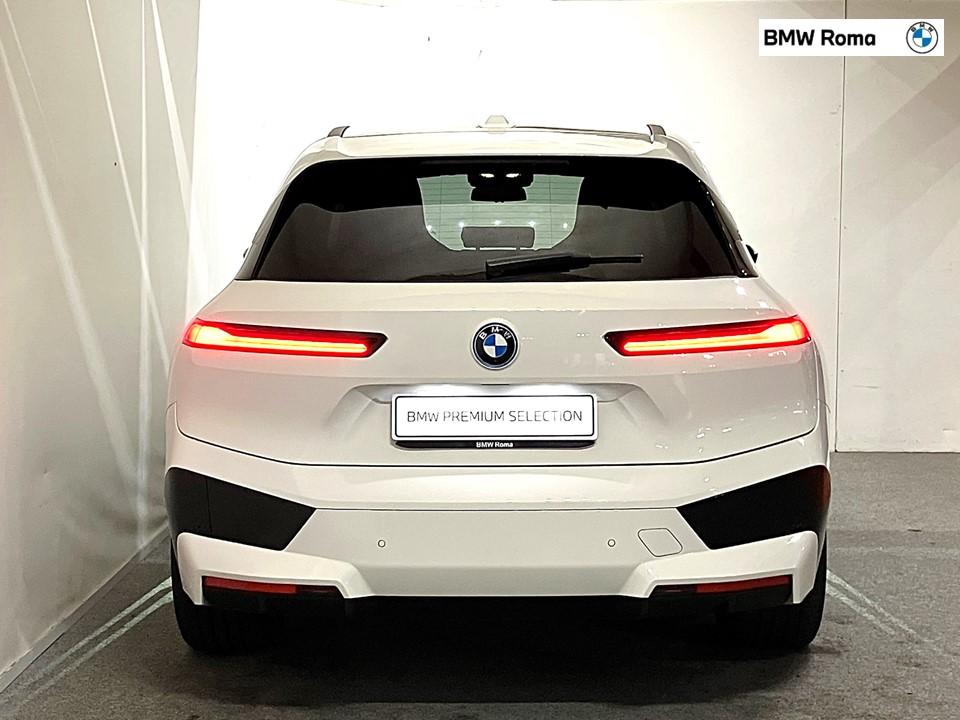 BMW iX xdrive40 pacchetto sportivo